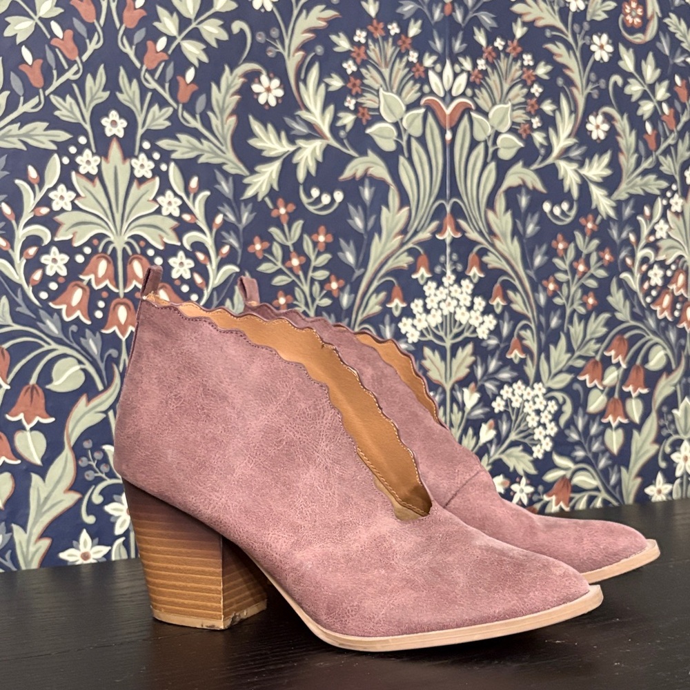 Qupid Dusty Pink Scalloped Ankle Boots
